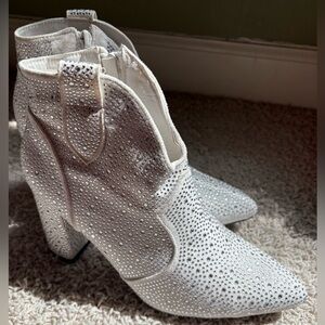 Women’s White Rhinestone Ankle Boots! Perfect condition